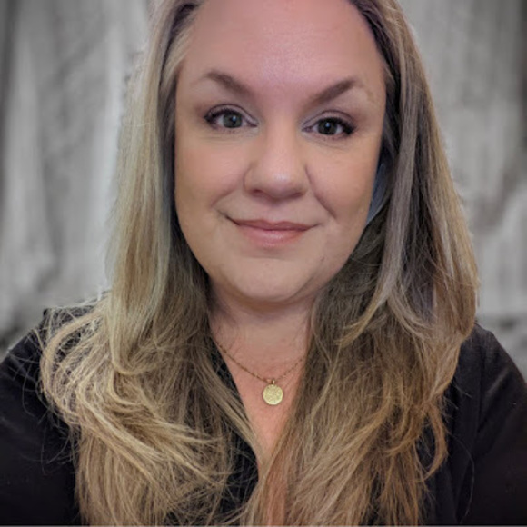 Meet your Posher, Melissa - Picture 1 of 1